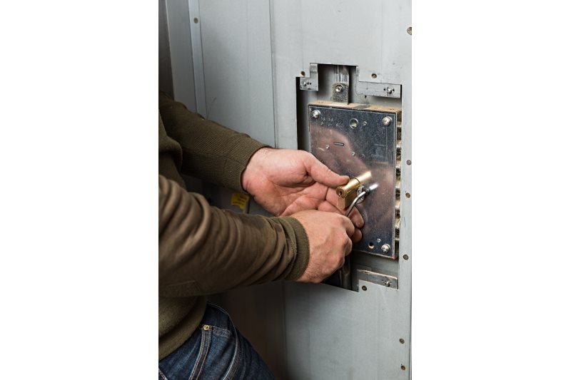 serrurier Villefranche-Sur-Mer ouverture de porte claquée